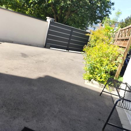 Escapade Pres De Lille - Appartement Charmant Avec Terrasse Et Parking Privee Mons-en-Baroeul Ngoại thất bức ảnh