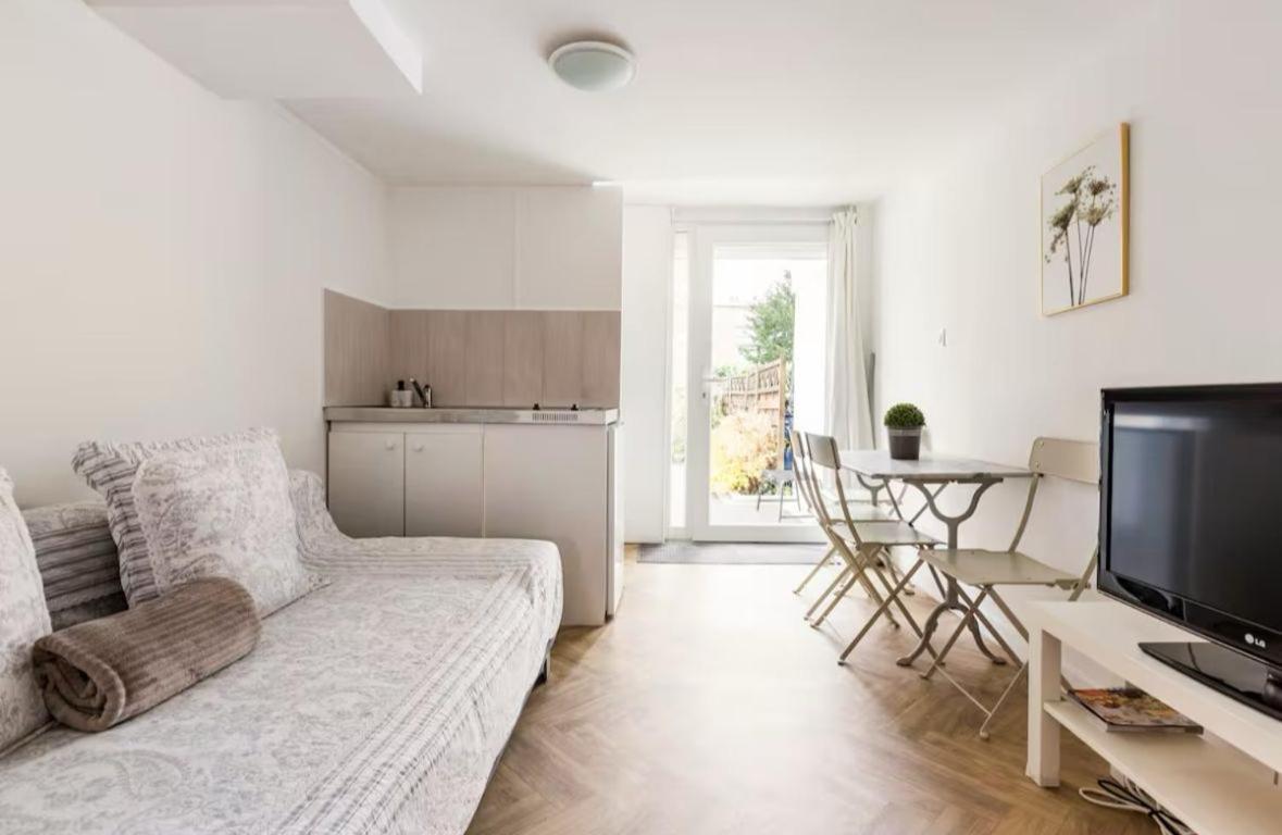 Escapade Pres De Lille - Appartement Charmant Avec Terrasse Et Parking Privee Mons-en-Baroeul Ngoại thất bức ảnh