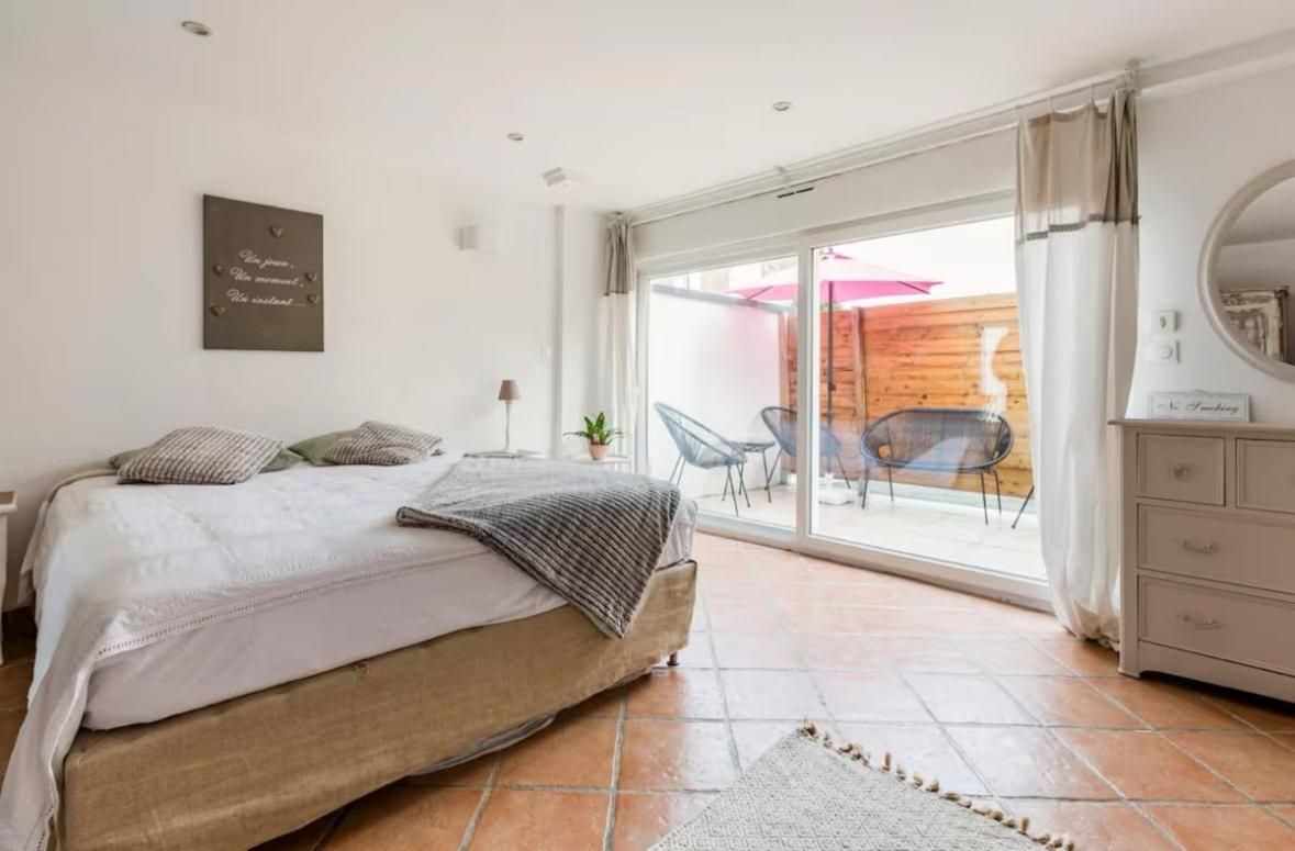 Escapade Pres De Lille - Appartement Charmant Avec Terrasse Et Parking Privee Mons-en-Baroeul Ngoại thất bức ảnh
