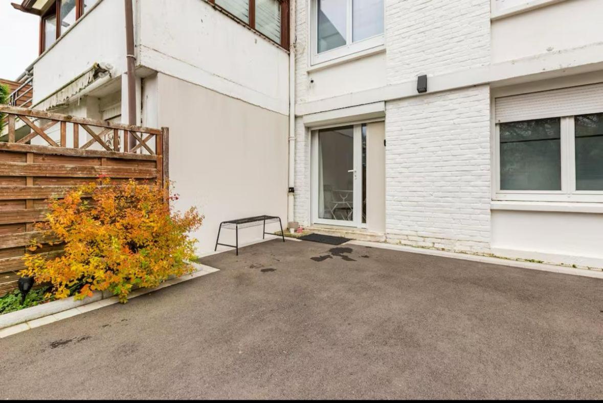 Escapade Pres De Lille - Appartement Charmant Avec Terrasse Et Parking Privee Mons-en-Baroeul Ngoại thất bức ảnh