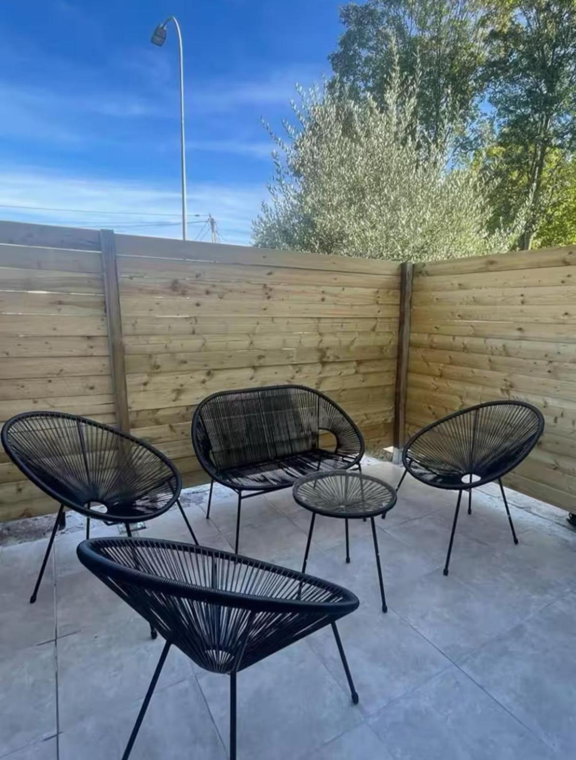 Escapade Pres De Lille - Appartement Charmant Avec Terrasse Et Parking Privee Mons-en-Baroeul Ngoại thất bức ảnh
