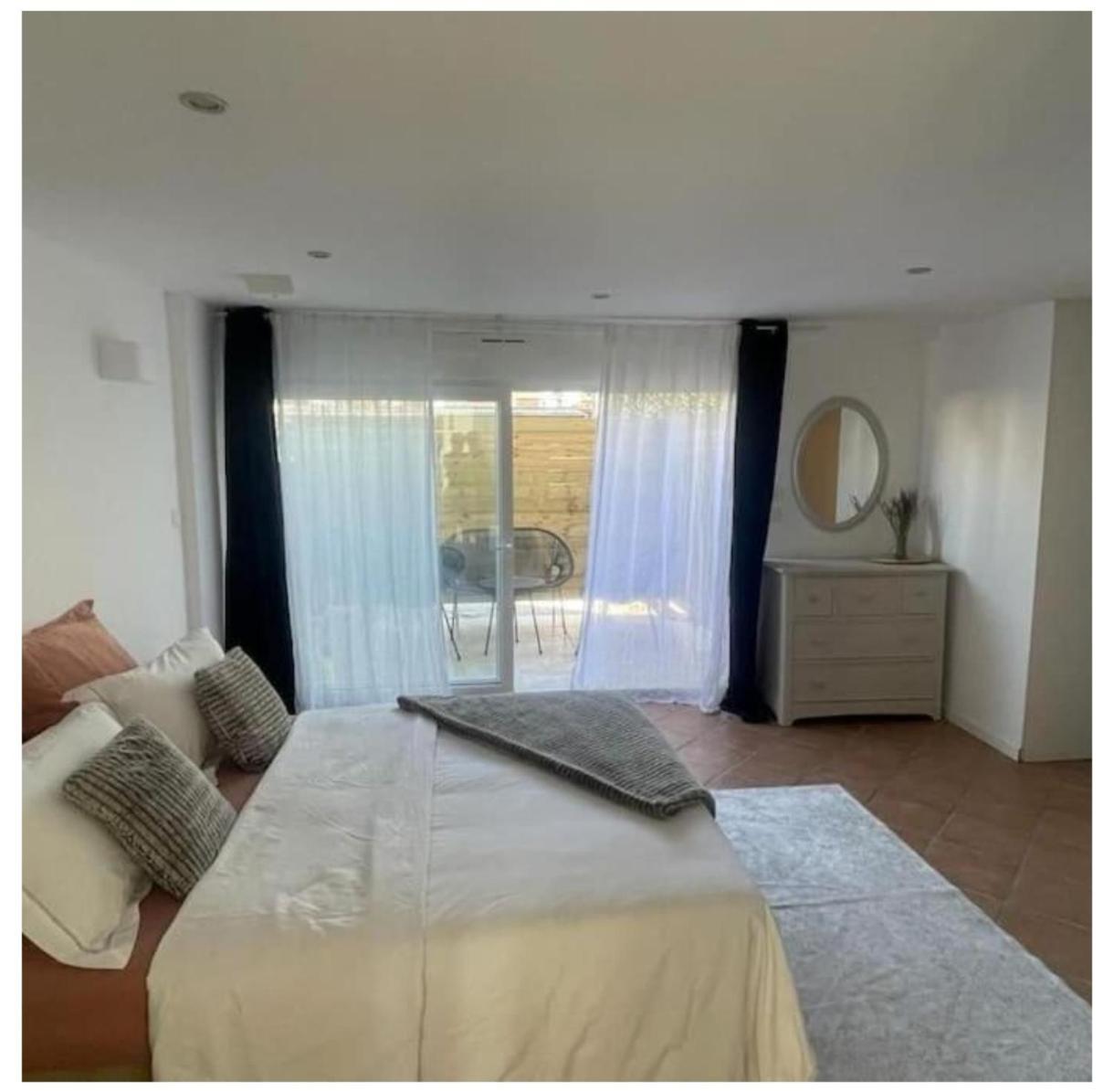 Escapade Pres De Lille - Appartement Charmant Avec Terrasse Et Parking Privee Mons-en-Baroeul Ngoại thất bức ảnh