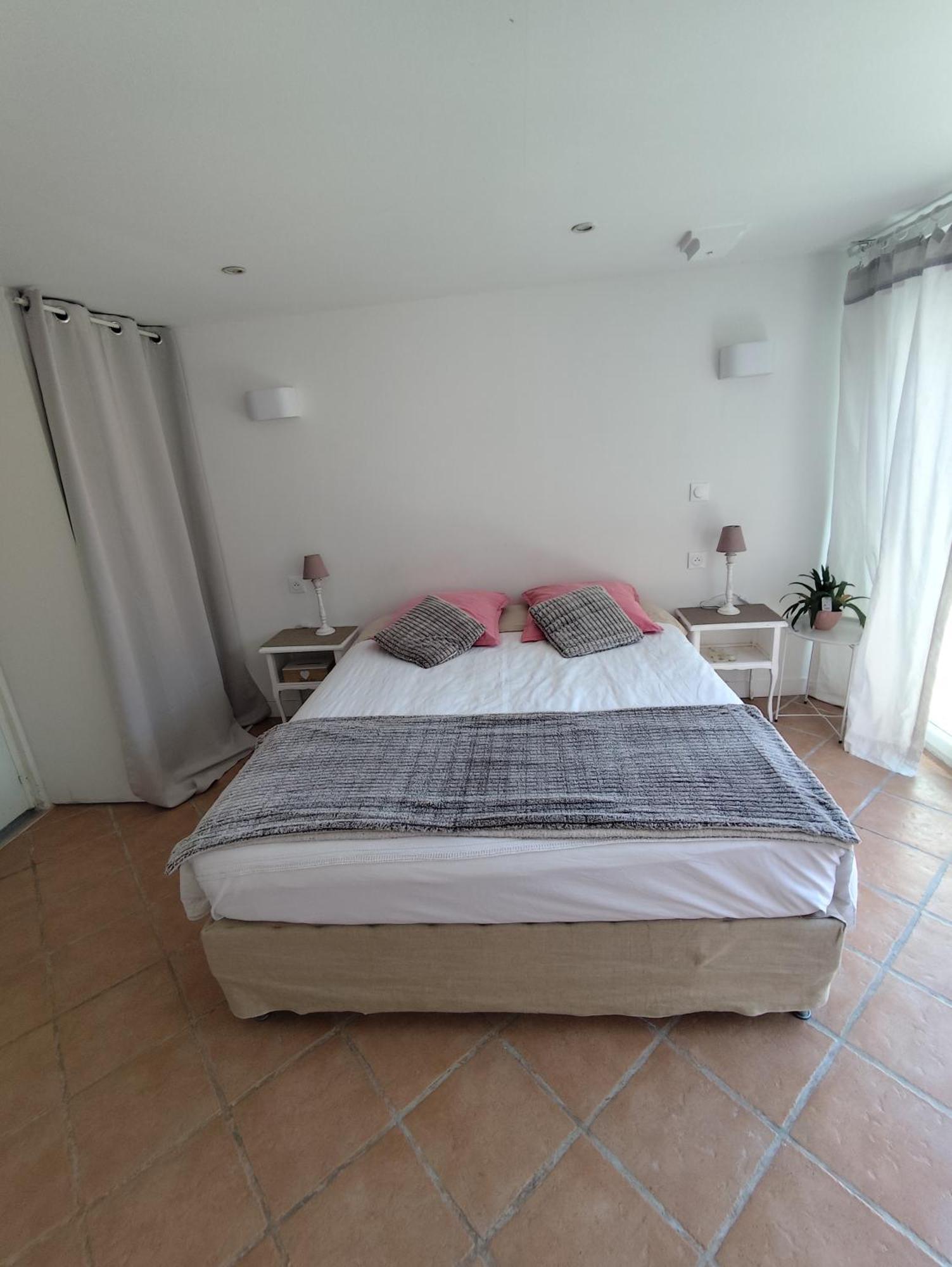 Escapade Pres De Lille - Appartement Charmant Avec Terrasse Et Parking Privee Mons-en-Baroeul Ngoại thất bức ảnh